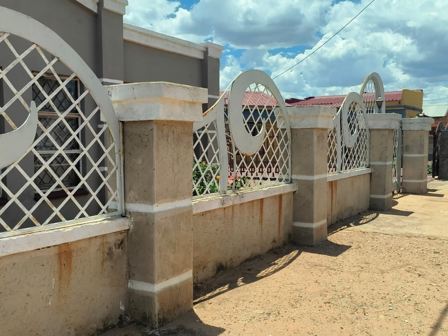 To Let 3 Bedroom Property for Rent in Jouberton North West